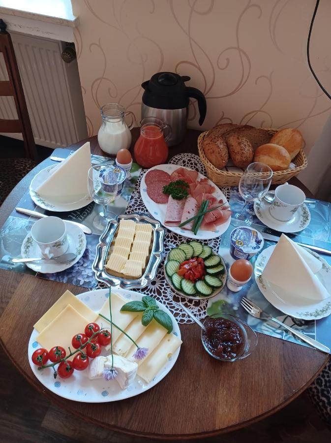 Gaestehaus Frevel Munstermaifeld ภายนอก รูปภาพ
